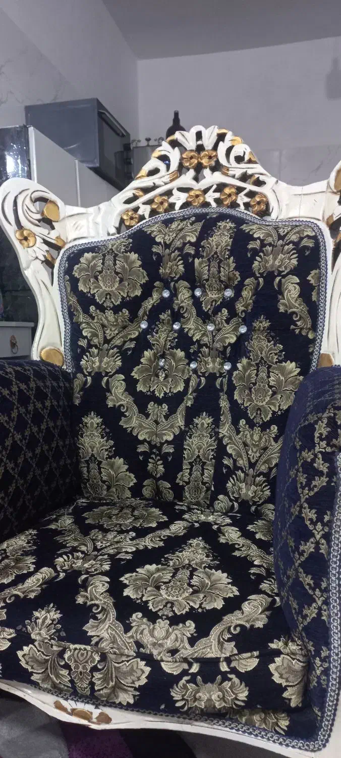 سلطنتی|مبلمان خانگی و میز عسلی|صوفیان, |دیوار