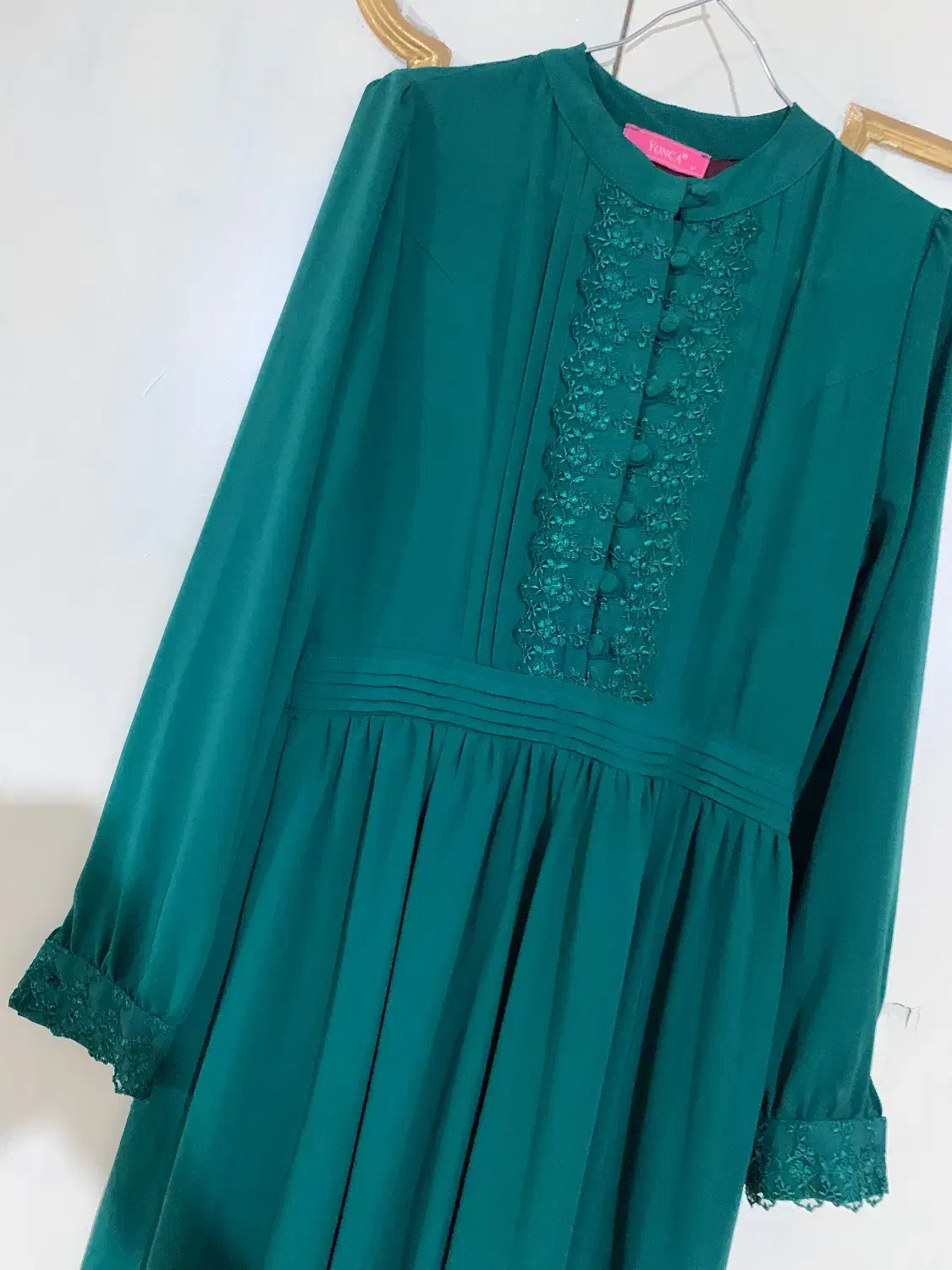 پیراهن بلند|لباس|ورامین, ورامین|دیوار