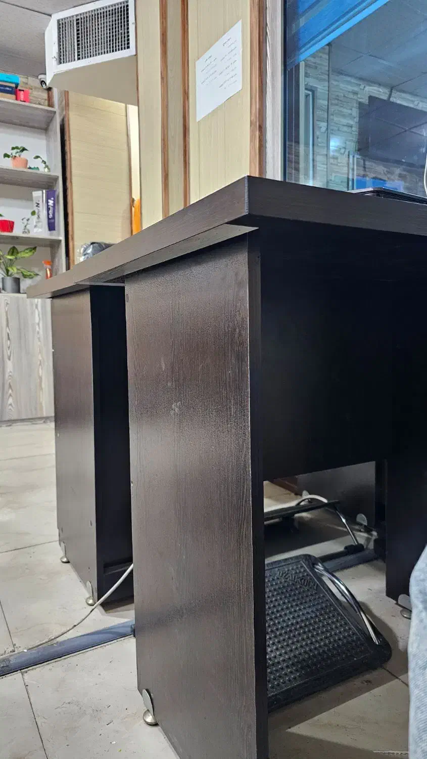 میز اداری در حد نو|مبلمان اداری|شیراز, شهرک بهار|دیوار