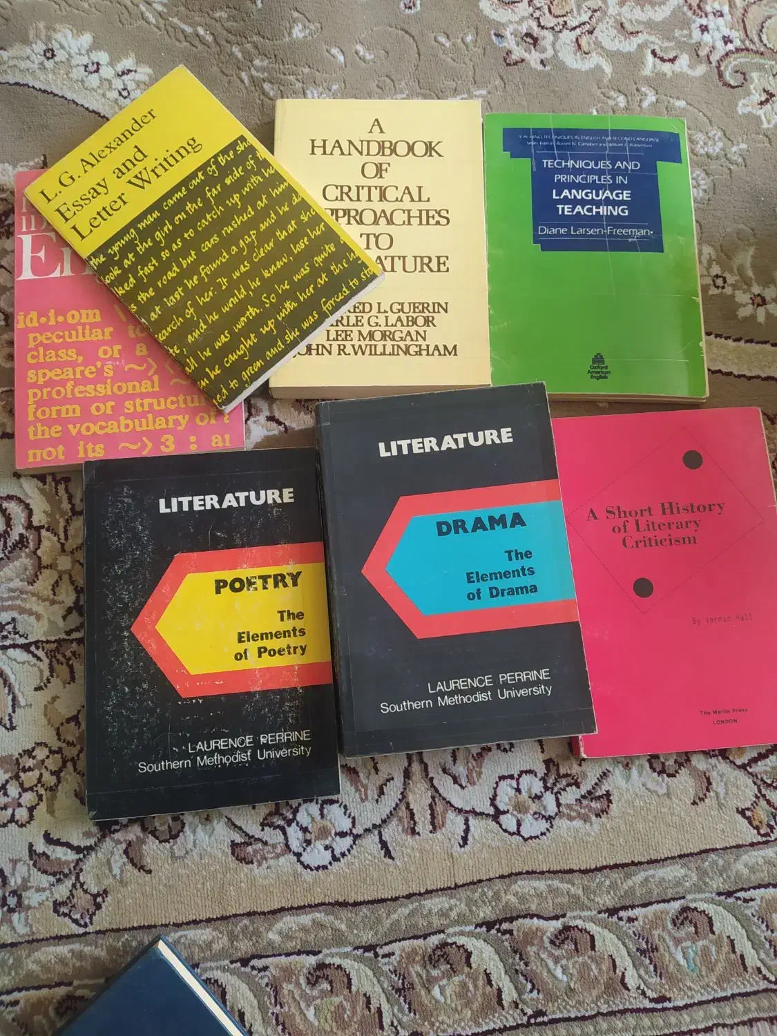 کتاب انگلیسی|کتاب و مجله آموزشی|شیراز, گلدشت معالی‌آباد|دیوار