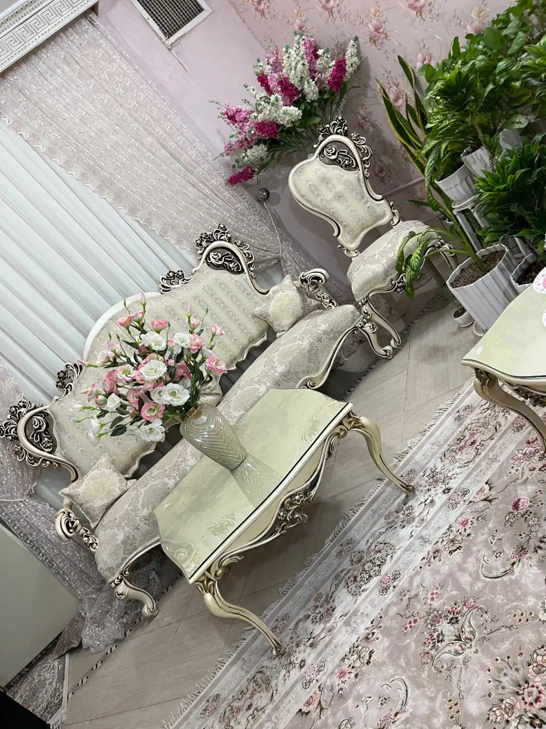 مبل سلطنتی کلاسیک|مبلمان خانگی و میز عسلی|ورامین, ورامین|دیوار