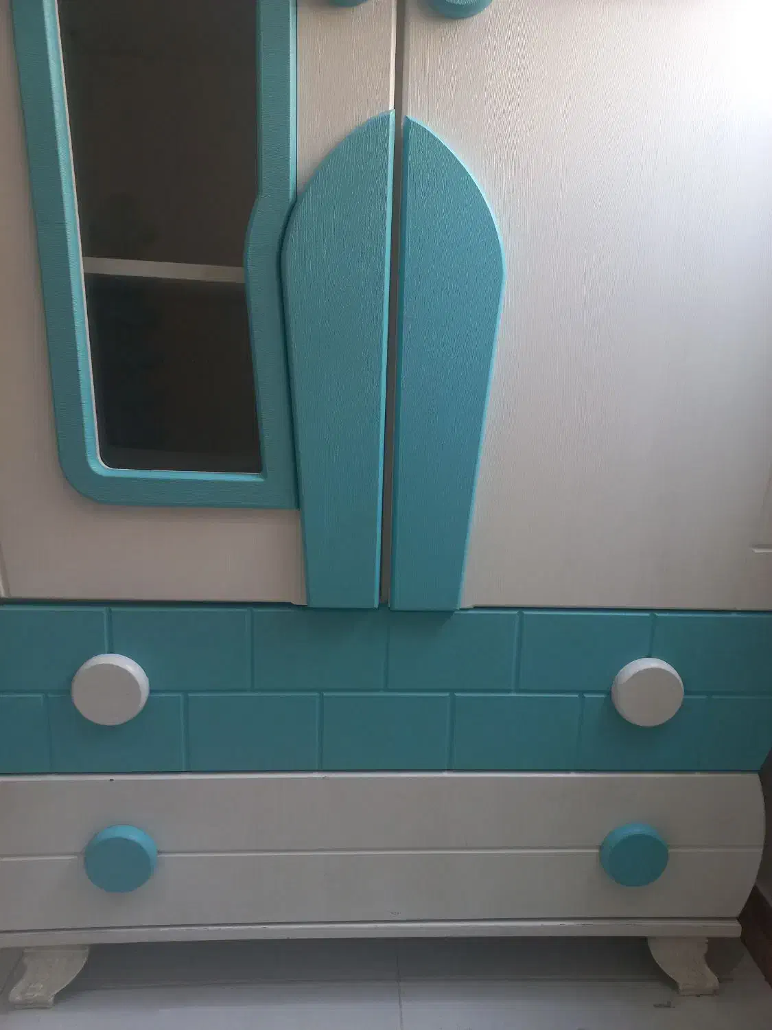 میز تلویزیون شیشه ای و تخت و کمد|میز تلویزیون|تهران, افسریه شمالی|دیوار