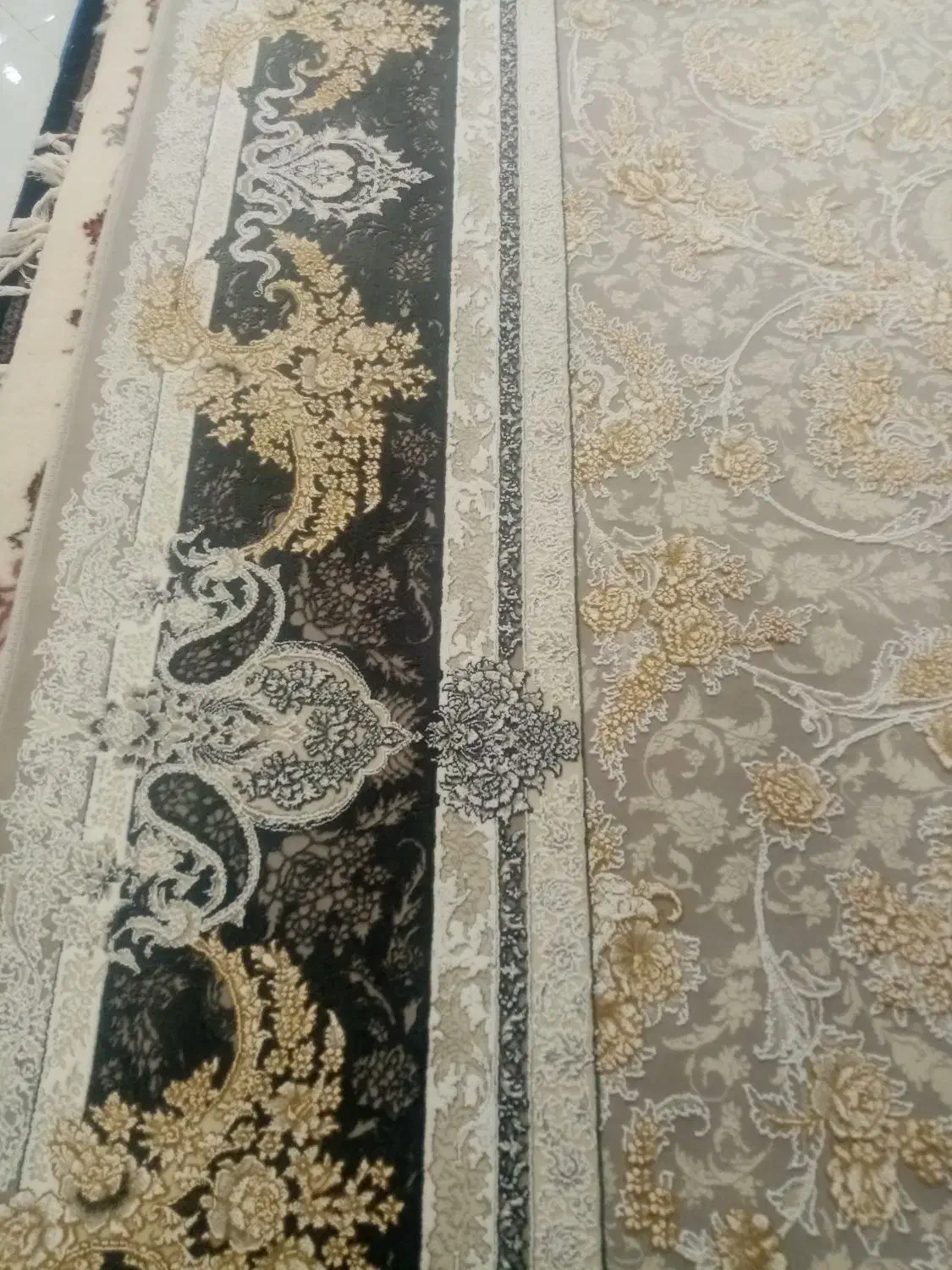 3عدد 9متری یک عدد 6متری و یک عدد کناره 1در3|فرش|اردبیل, |دیوار