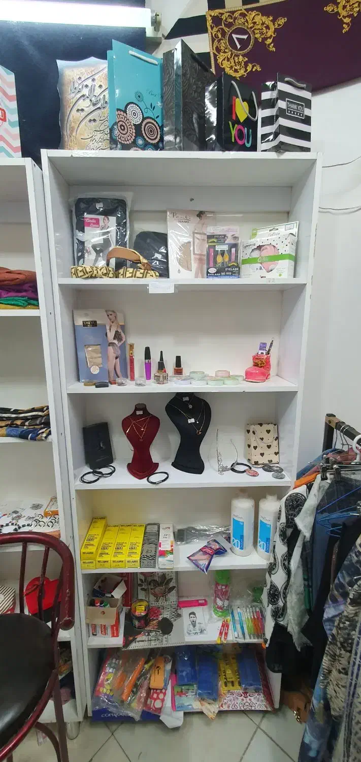 واگذاری مغازه پوشاک با اجناس و دکور|اجارهٔ مغازه و غرفه|مشهد, یوسفیه (شهرک غرب)|دیوار