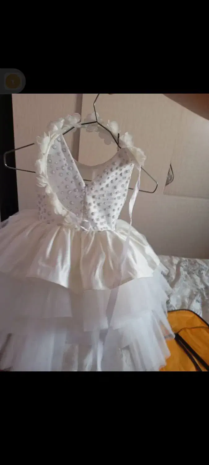 پیراهن|لباس|اهواز, کوی آغاجاری|دیوار