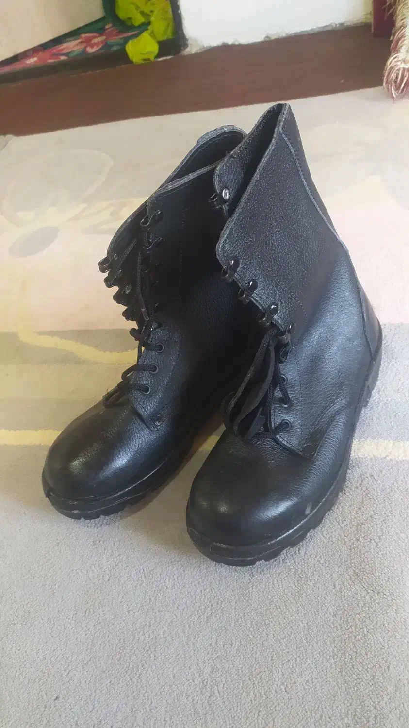 پوتین سربازی|کیف، کفش، کمربند|دیواندره, |دیوار