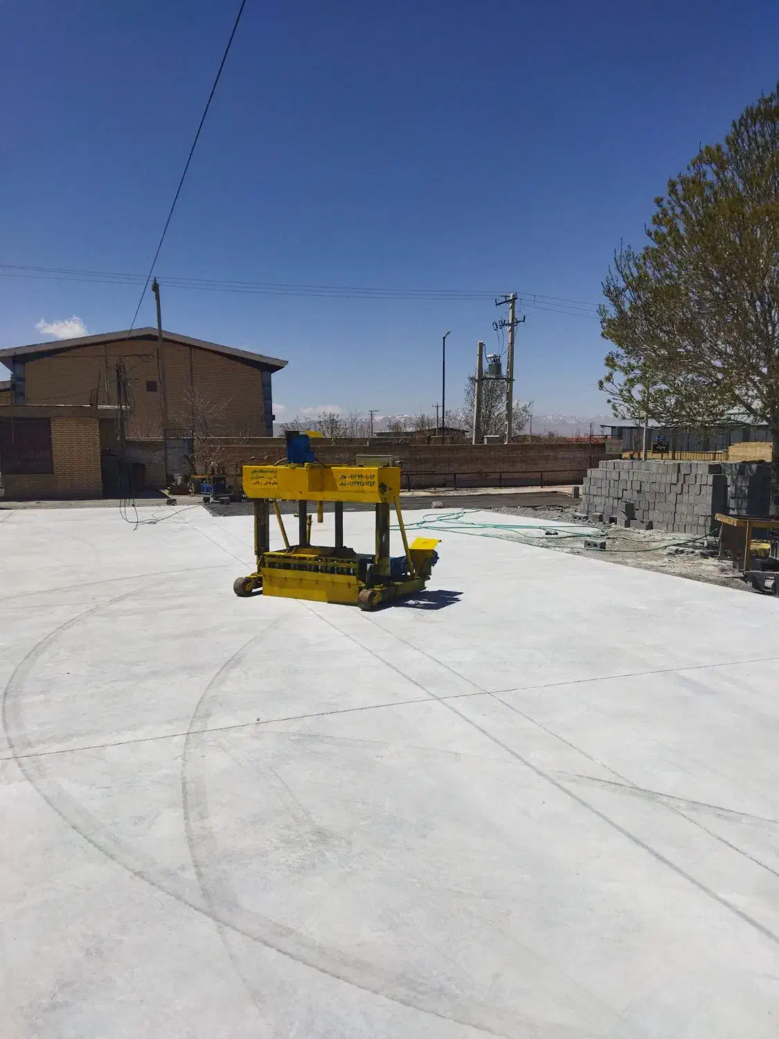 دستگاه بلوک زن نیمه اتوماتیک|ماشین‌آلات صنعتی|اصفهان, فرودگاه|دیوار