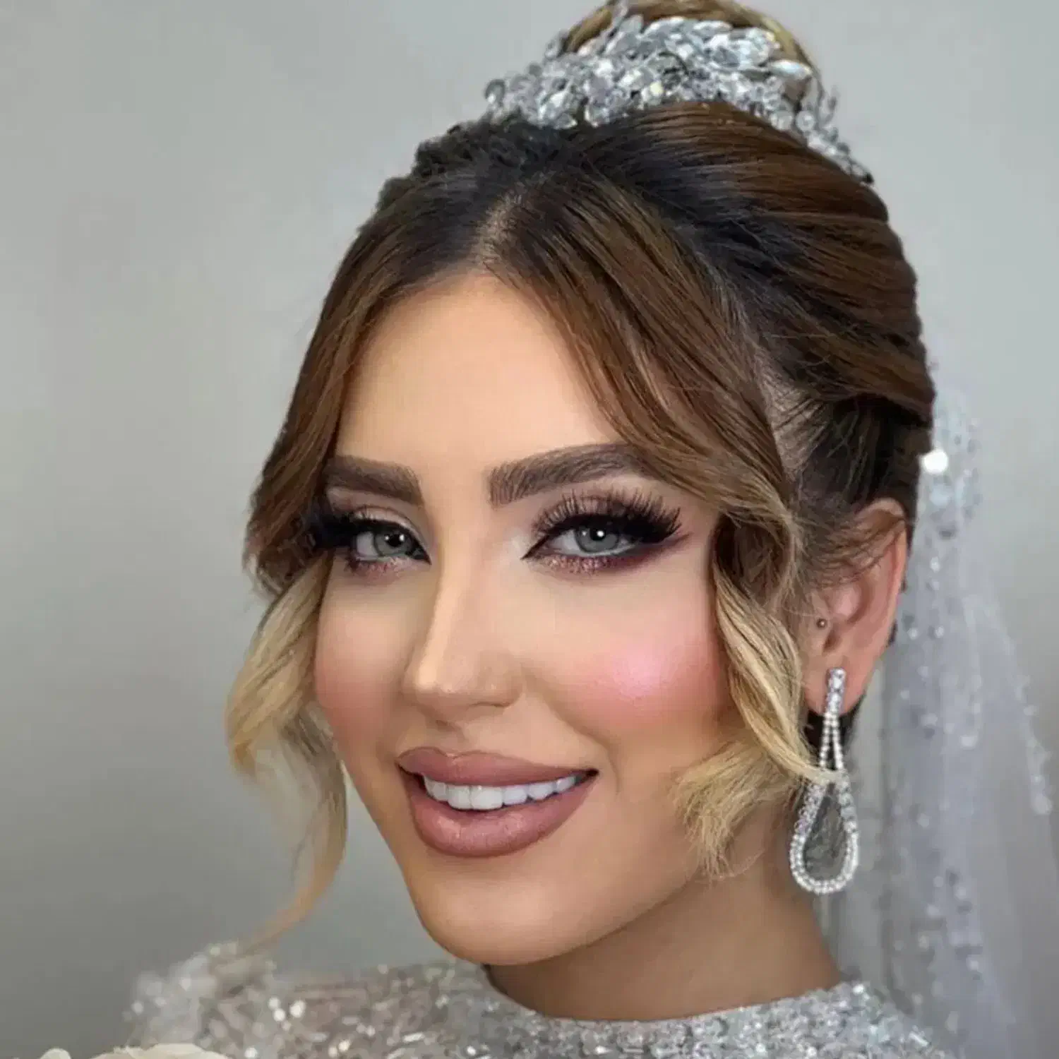 خدمات و آموزش آرایشگری با مدرک فنی و حرفهای|خدمات آرایشگری و زیبایی|گرگان, |دیوار