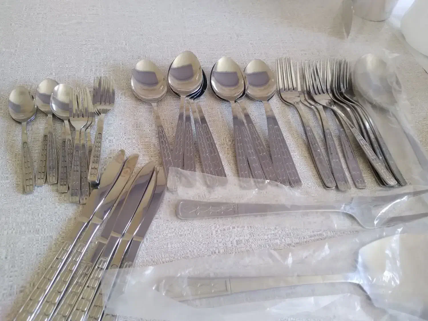 سرویس قاشق چنگال ۱۲ تایی|ظروف سرو و پذیرایی|قم, پردیسان|دیوار