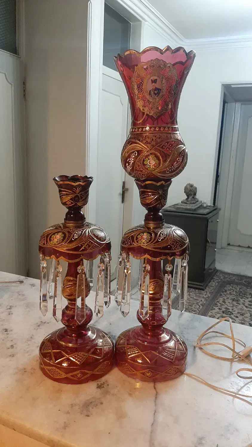 آباژور، لاله شاه عباسی|چراغ خواب و آباژور|تهران, فلسطین (میدان انقلاب)|دیوار