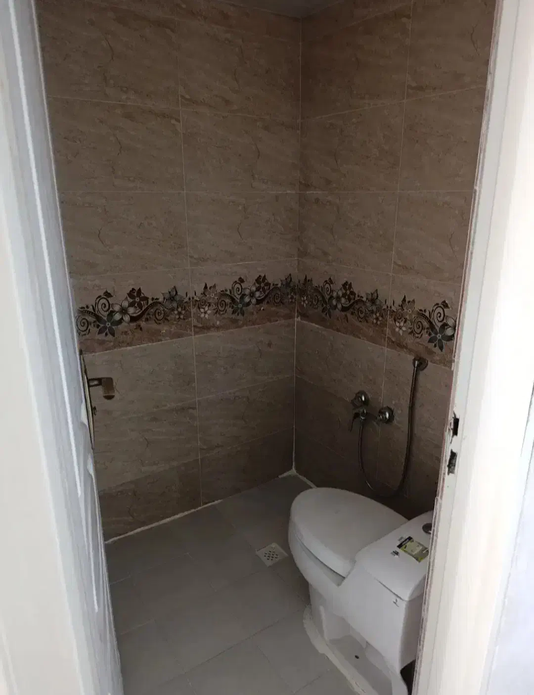 ۷۳ متر / دو خواب / اسانسوردار / قصرالدشت