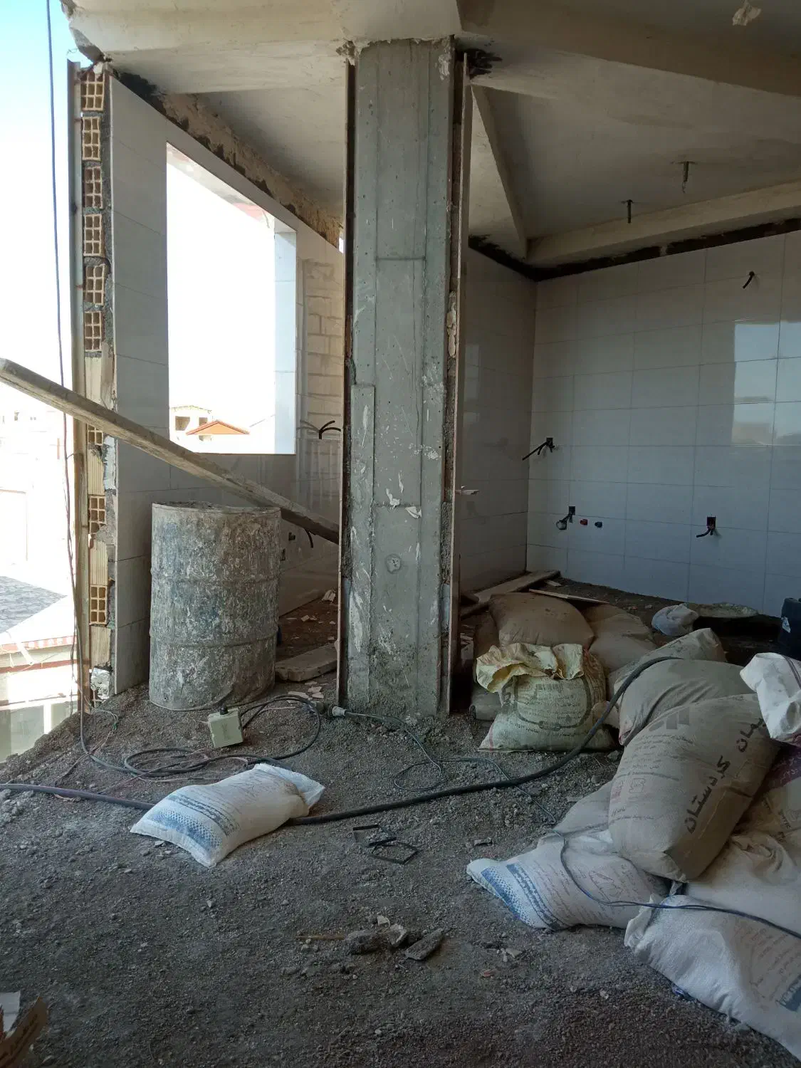 اجرای کاشی وسرامیک|خدمات پیشه و مهارت|میانه, |دیوار