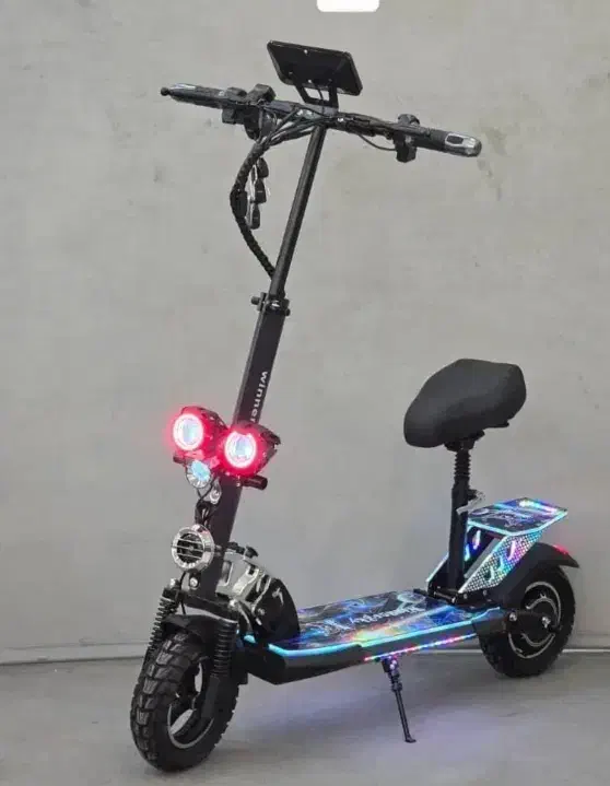 اسکوتر مانیتور دار درجه یک|دوچرخه، اسکیت، اسکوتر|شهرکرد, |دیوار