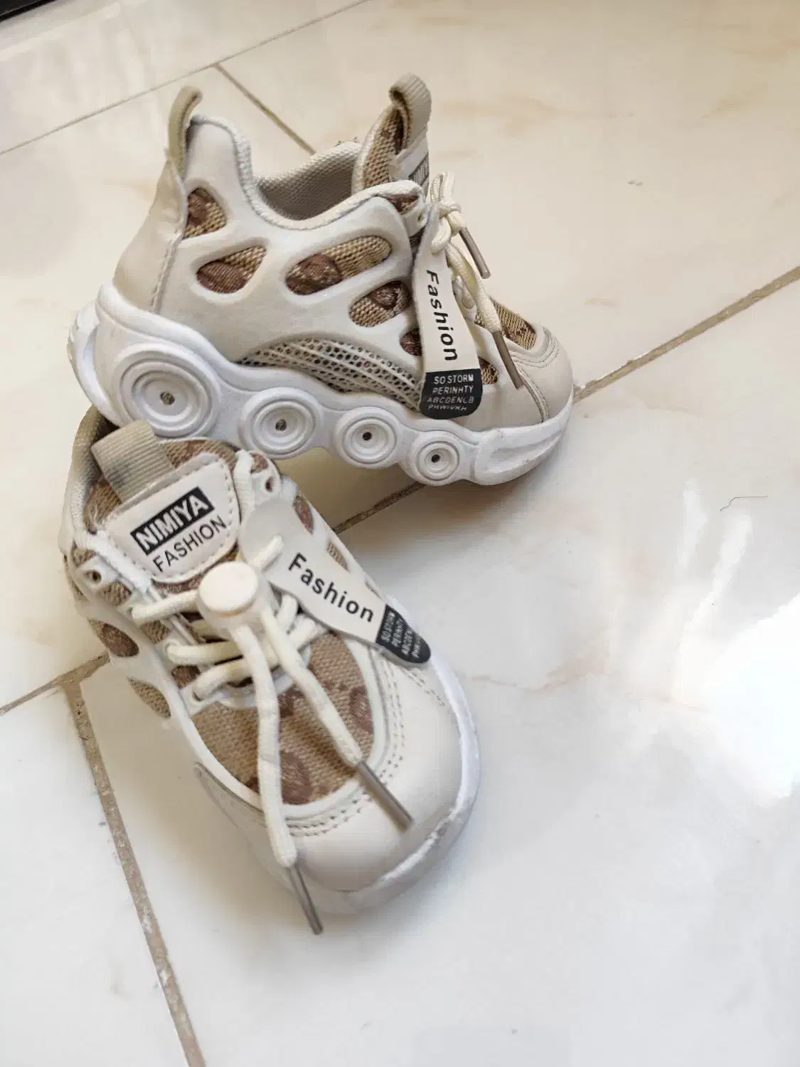 کفش بچگانه|کفش و لباس بچه|پردیس, فاز ۱۱|دیوار