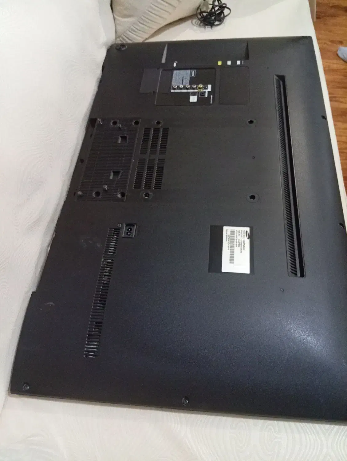 تلویزیون در حد نو فقط یه خط داره اونم معلوم نیس|تلویزیون و پروژکتور|خوی, |دیوار