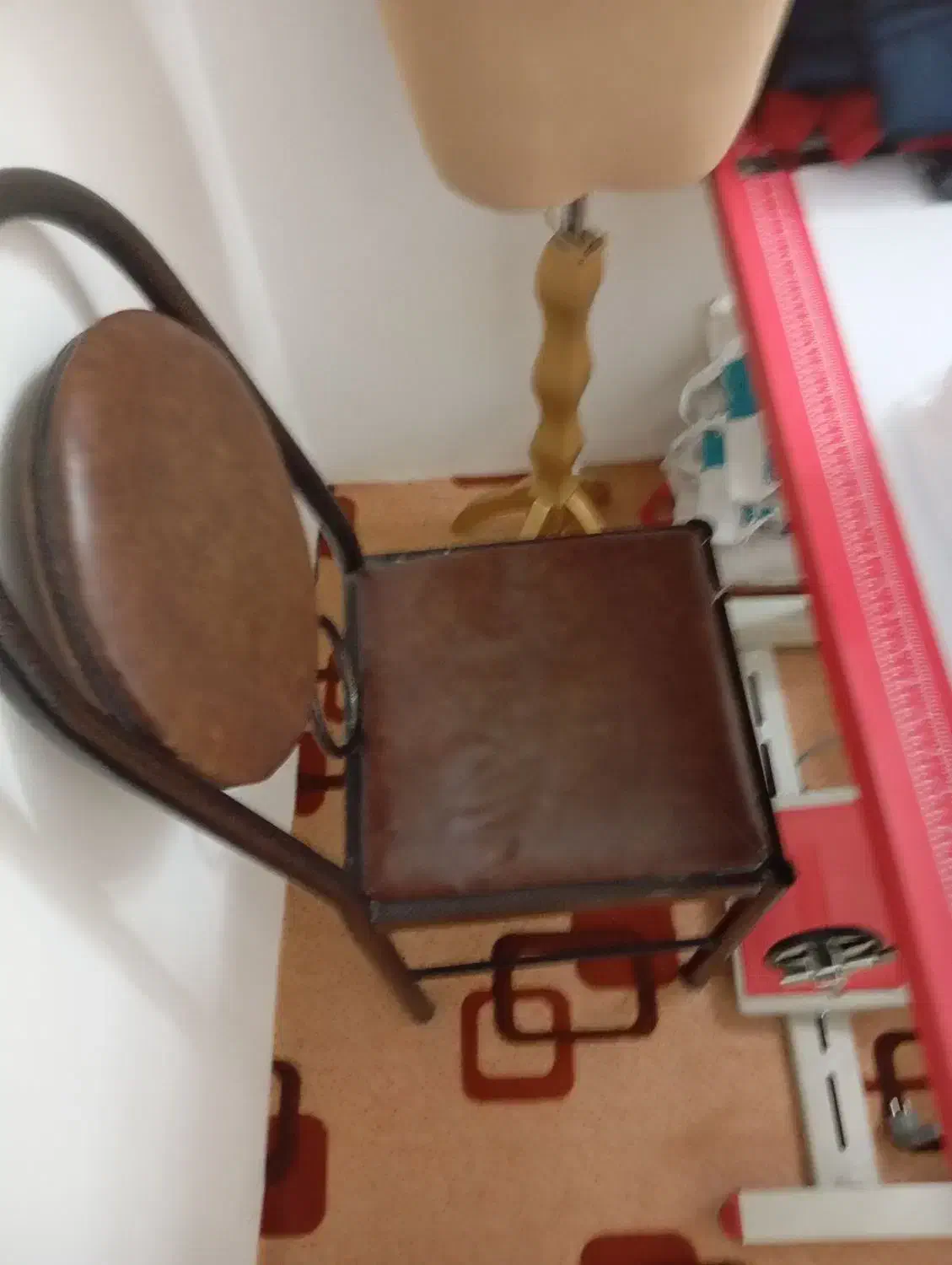 صندلی ومیزاتو،مانکن|صندلی و نیمکت|شازند, |دیوار