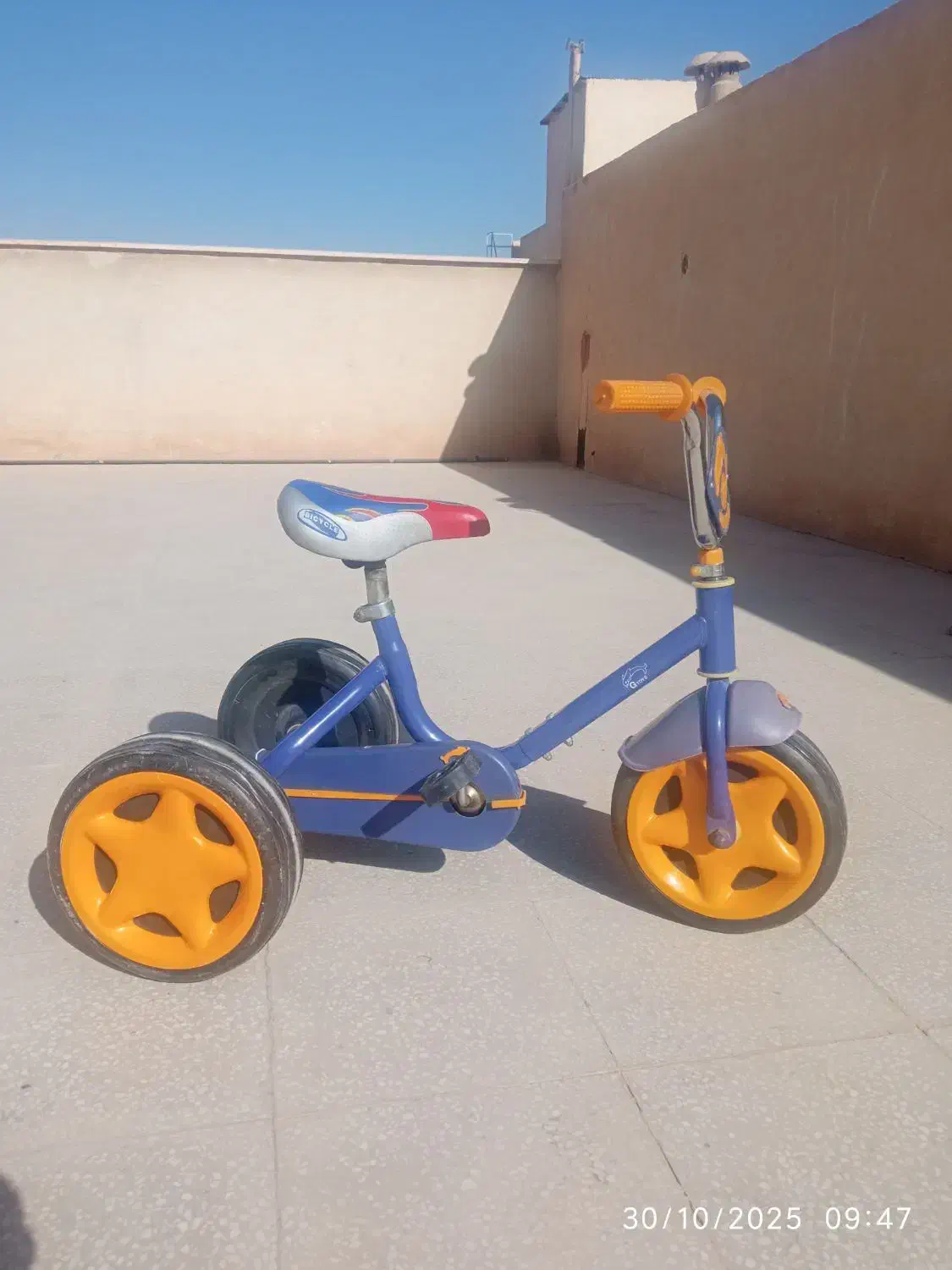 سه چرخه بدنه فلزی|اسباببازی|قم, بنیاد|دیوار