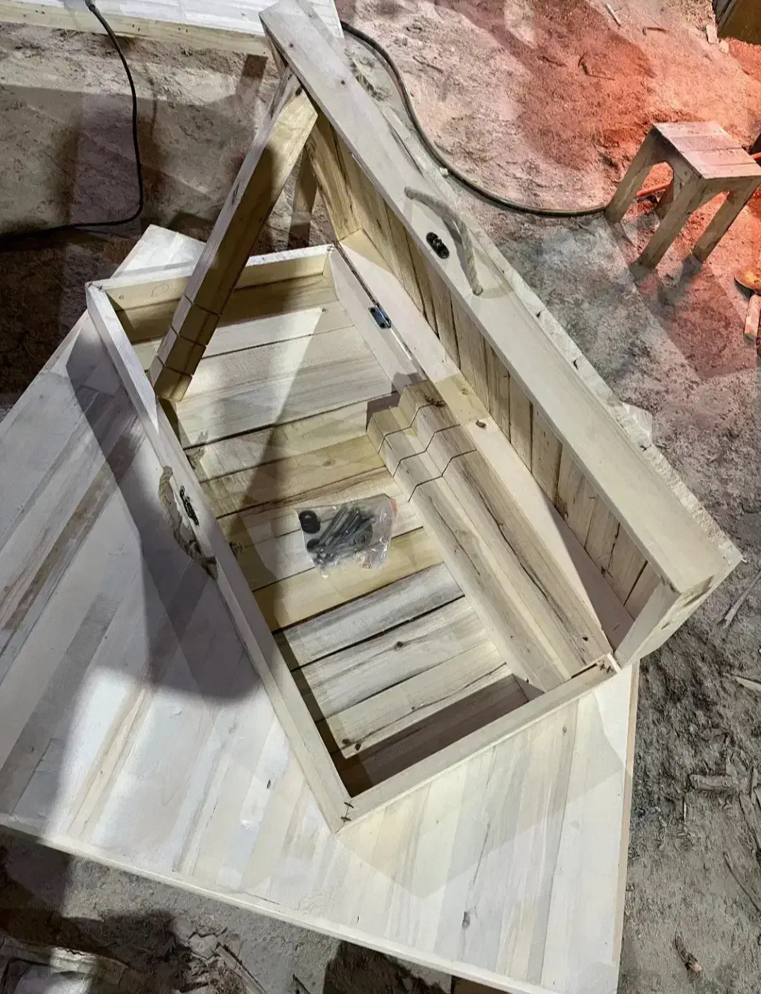 کرسی چوبی کیان تاشو 80 در 80 سانت مربع فول آماده|بخاری، هیتر، شومینه|تهران, شهرک ولیعصر جنوبی|دیوار