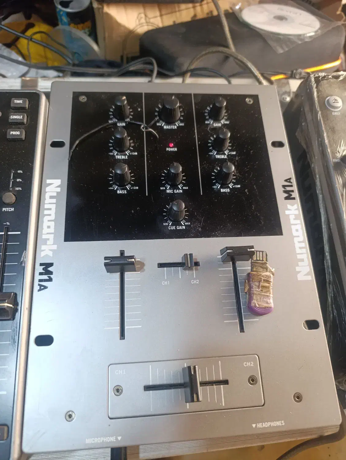 دستگاه دیجی بسیار قوی و صدای خوب|آلات موسیقی|ملایر, |دیوار