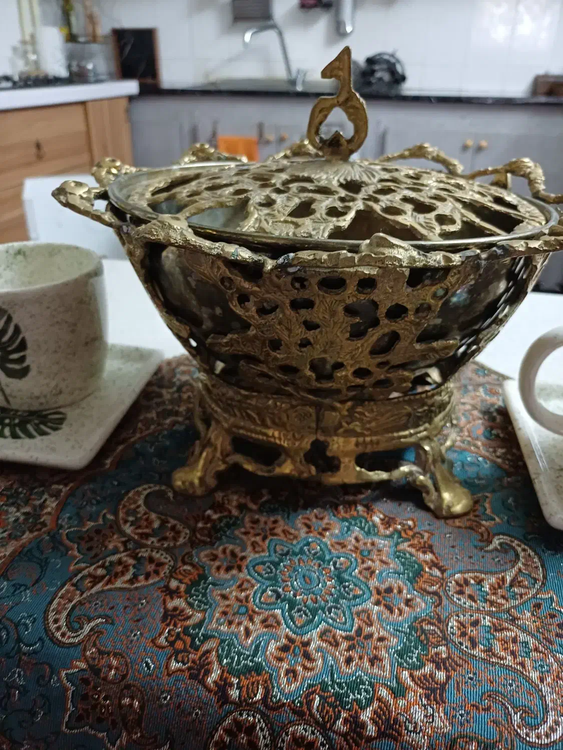 سماور برنجی|کلکسیون اشیاء عتیقه|کردکوی, |دیوار