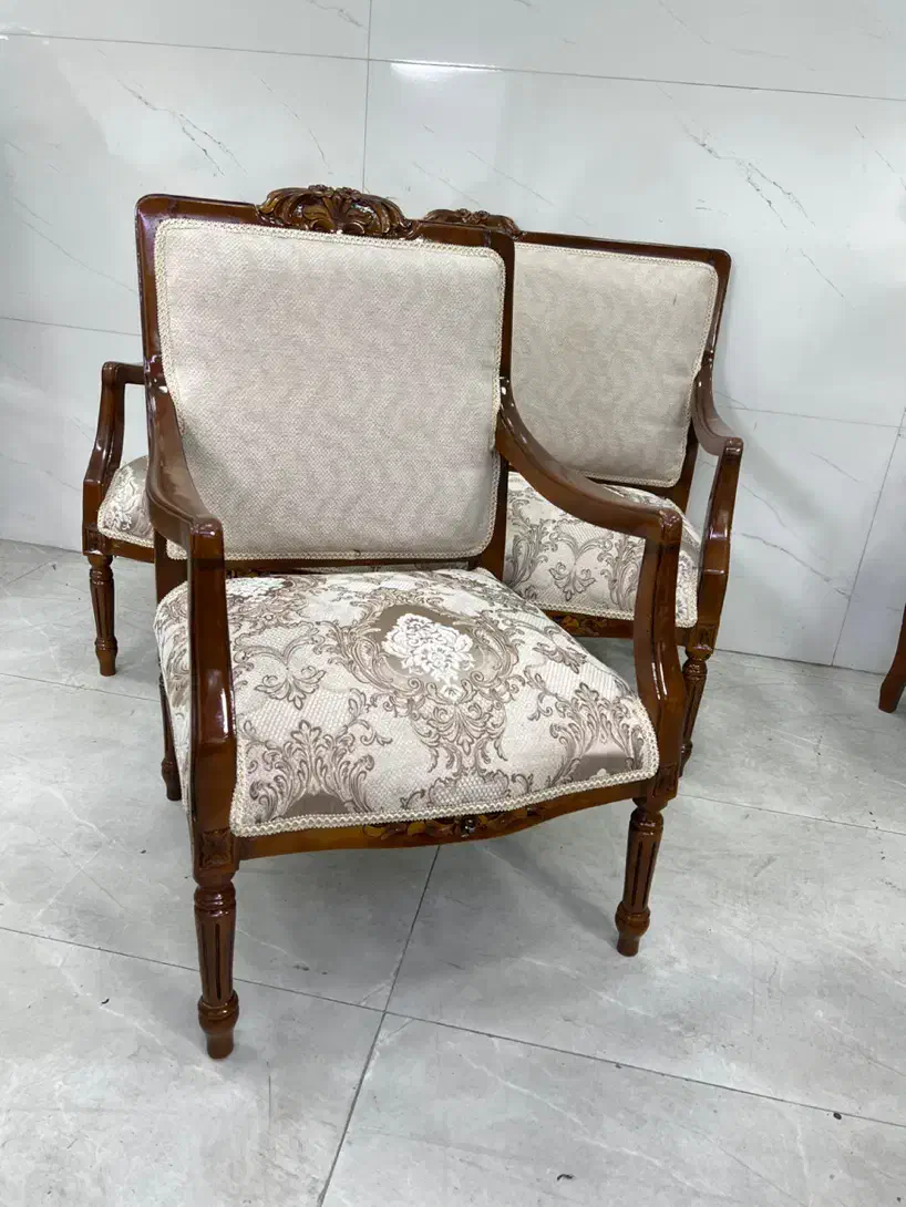 مبل ۸نفره انتیک ظریف|مبلمان خانگی و میز عسلی|تهران, میدان میوه و تره‌بار مرکزی|دیوار