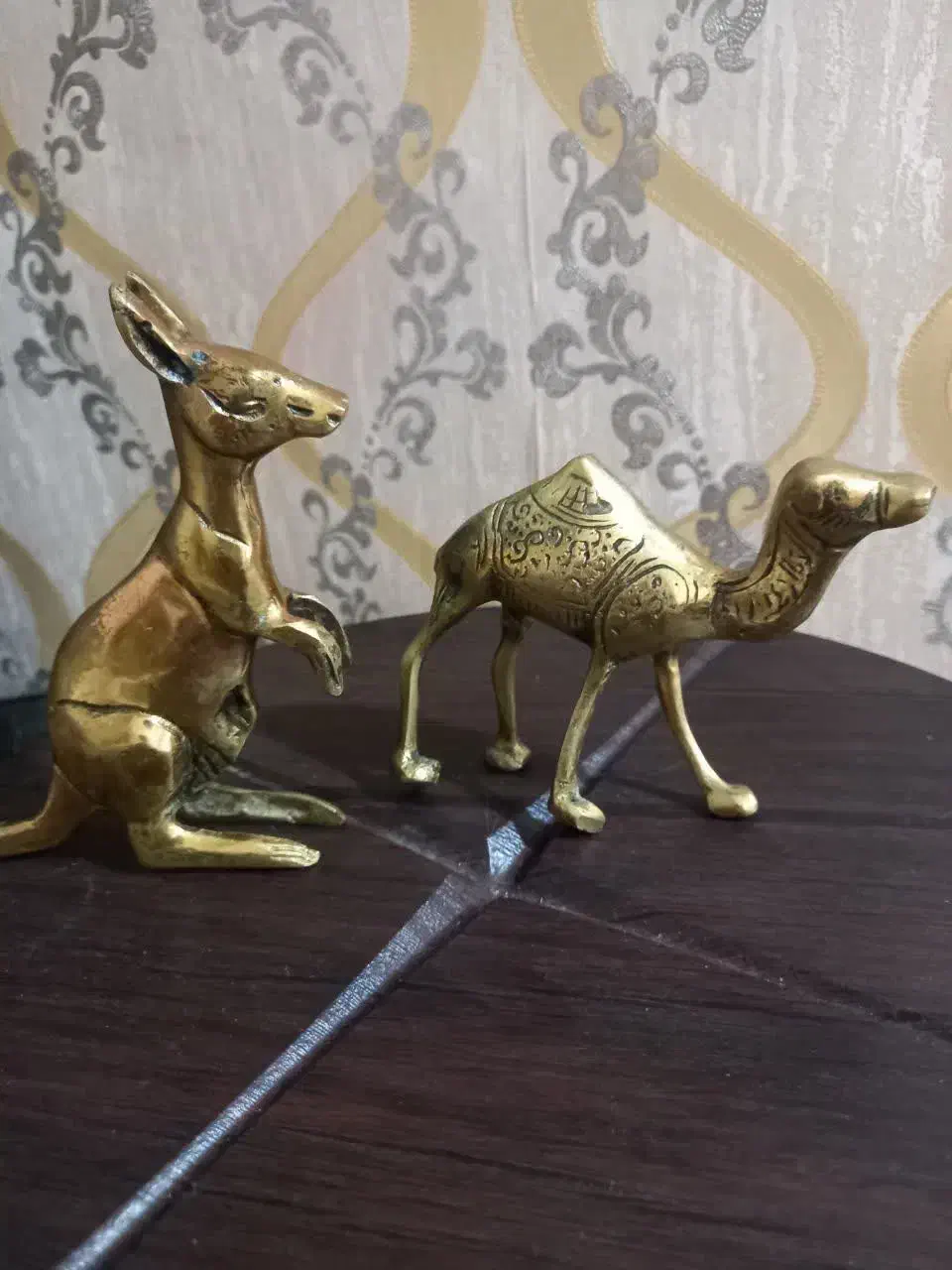 مجسمه های برنجی|مجسمه، تندیس، ماکت|بابل, |دیوار