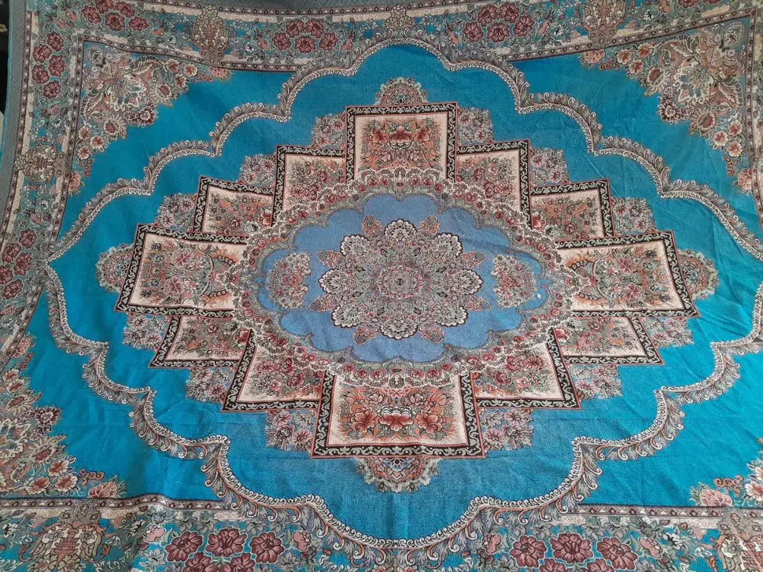 روی فرشی|روفرشی|بروجن, |دیوار