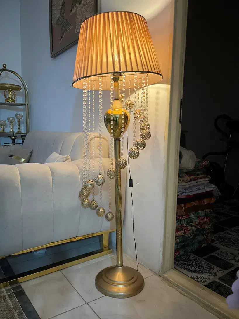 آباژور کنار سالنی|چراغ خواب و آباژور|باقرشهر, |دیوار