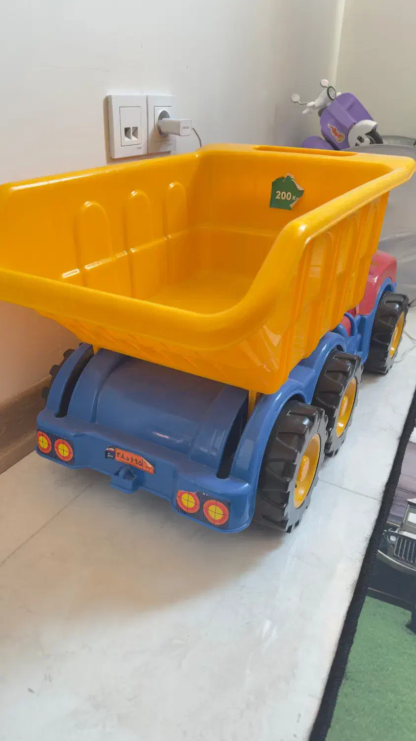 کامیون اسباب بازی تحمل وزن ۲۰۰ کیلو|اسباب‌‌بازی|تهران, کوثر|دیوار