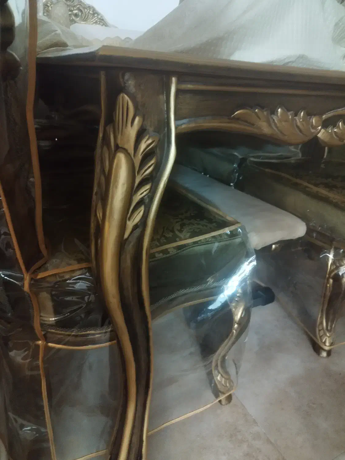 میز هشت نفره|میز و صندلی غذاخوری|اصفهان, عسگریه|دیوار