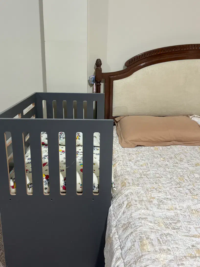 تخت کنار مادر|تخت و صندلی بچه|اهواز, زیتون کارگری|دیوار