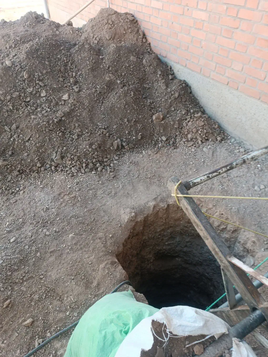 حفرچاه چاه کن  لایروبی چاه کنده کاری لوله کشی|خدمات پیشه و مهارت|زنجان, |دیوار