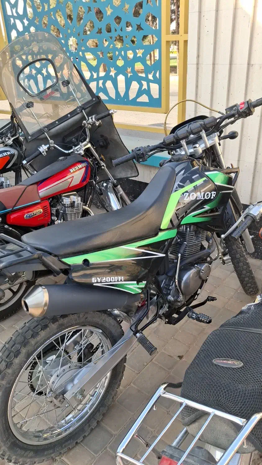 تریل زمرد طرح روان 1402|موتورسیکلت|کاشان, فین کوچک|دیوار