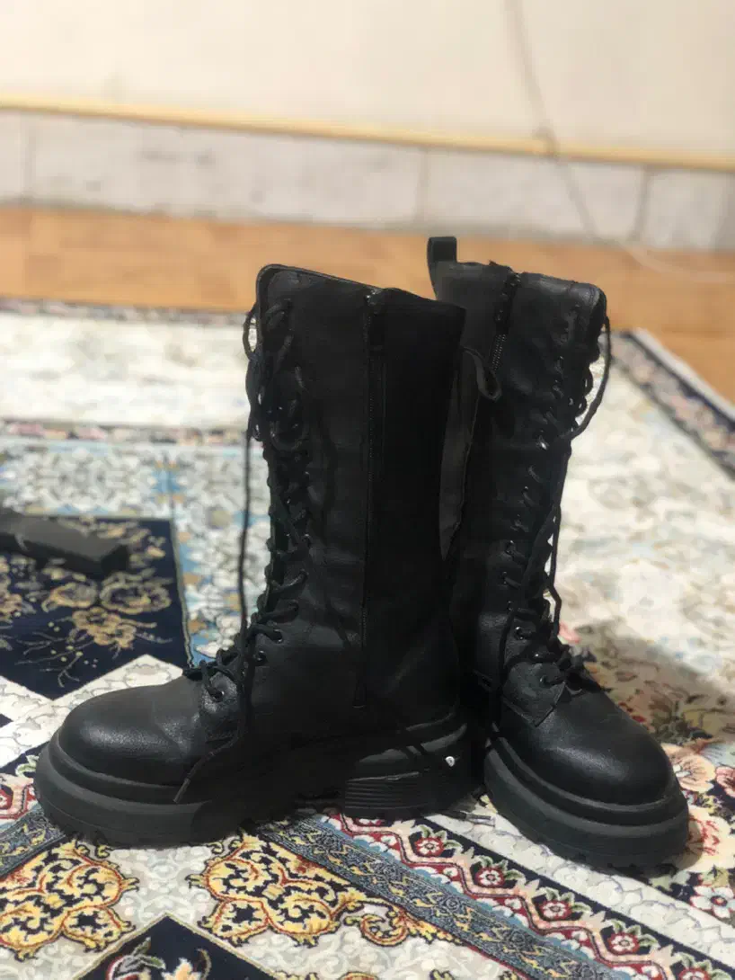 بوت|کیف، کفش، کمربند|شیروان (خراسان), |دیوار