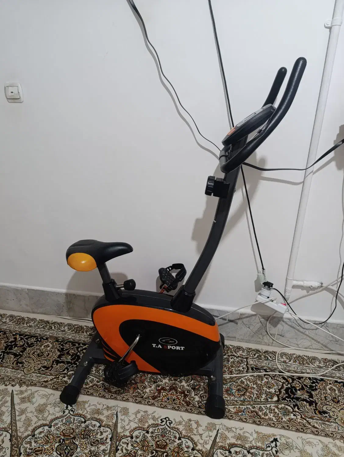 دوچرخه ثابت تمیز و کم کار|تجهیزات ورزشی|نیشابور, بلوار گلها|دیوار