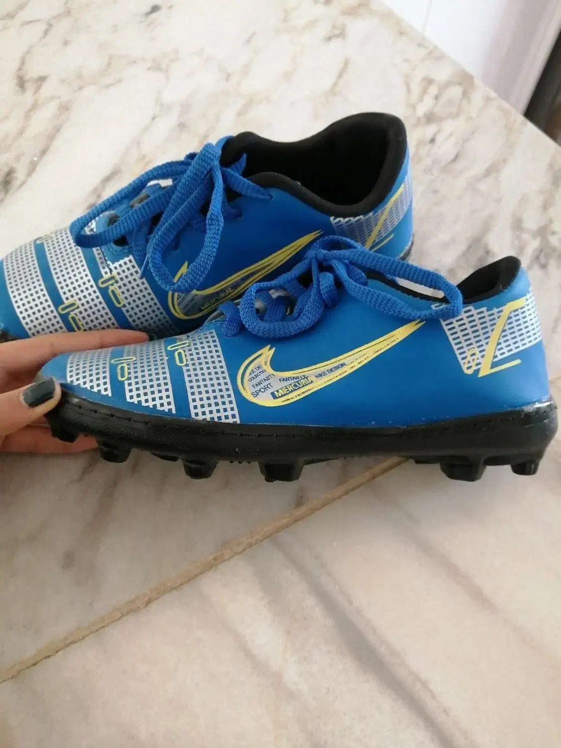 کفش استوک|کیف، کفش، کمربند|فرمهین, |دیوار