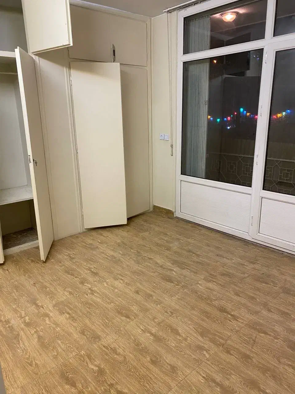 طبقه اول ۳خوابه (املاک سادات)