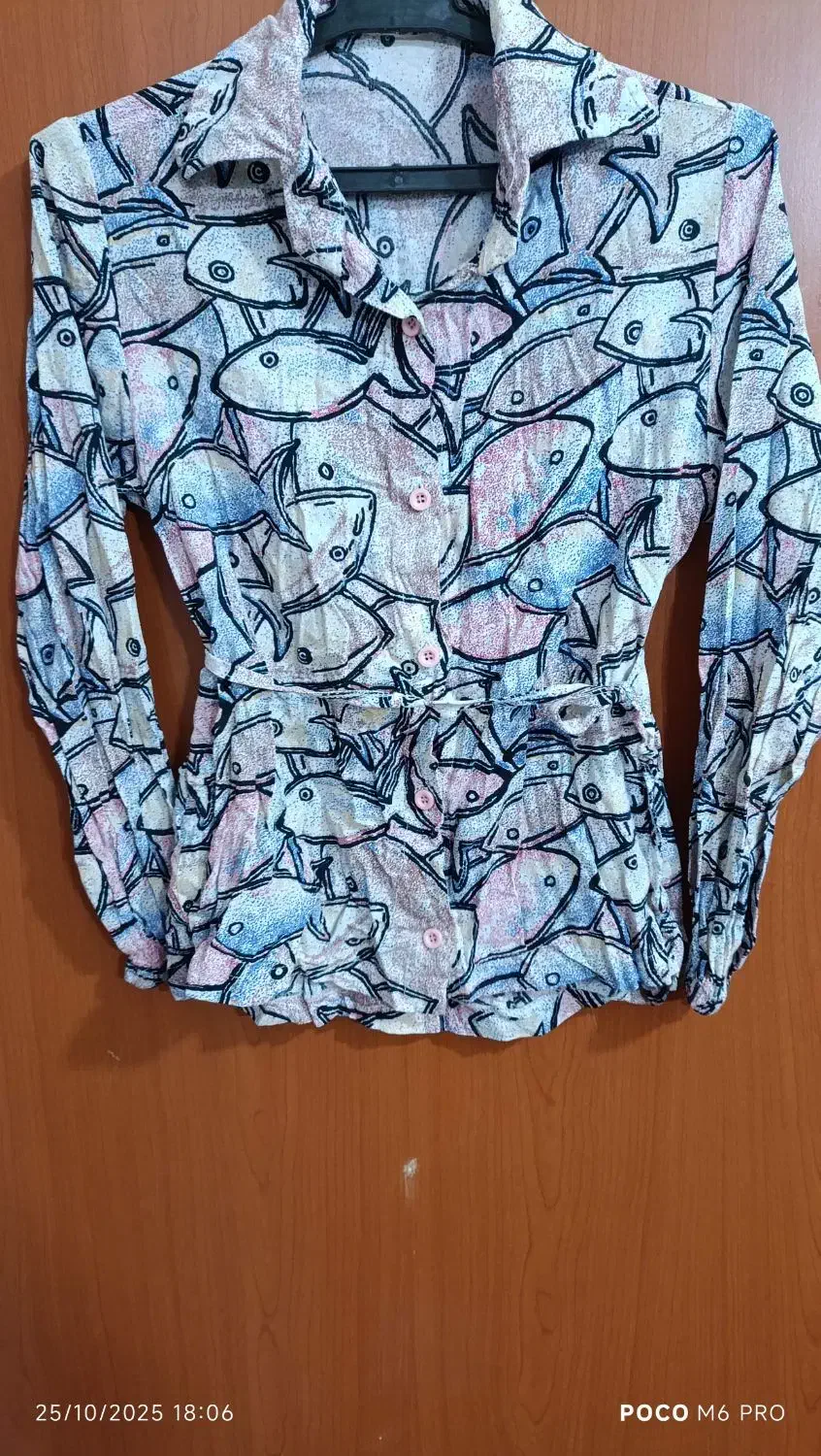 بلوزوشومیز|لباس|بومهن, |دیوار