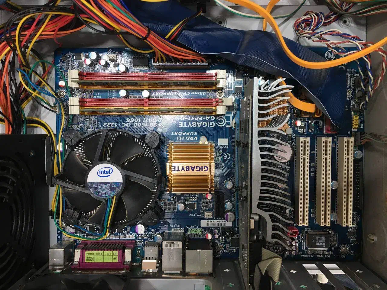کیس CPU E7400/Ram 4G/HDD 250G/ GPU 1G|رایانه رومیزی|قزوین, |دیوار