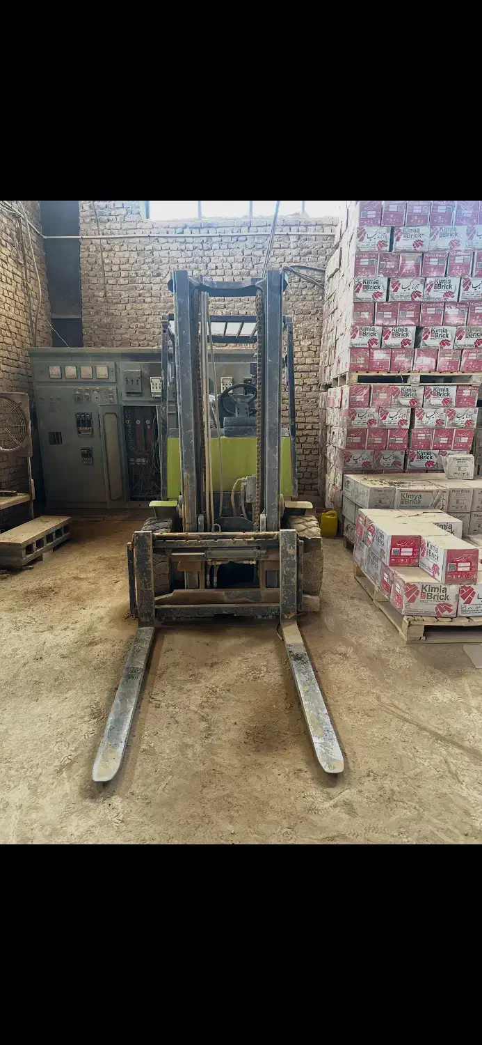 لیفتراک ۳ تن سپاهان مدل سال ۲۰۰۰ cgp|خودرو سنگین|برخوار, |دیوار