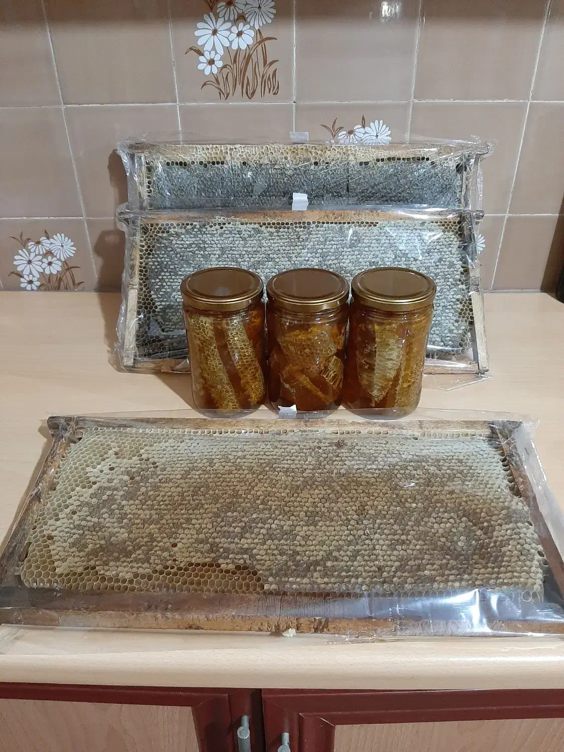 عسل آویشن طبیعی بالا طالقان|خوردنی و آشامیدنی|هشتگرد, شهرک ولیعصر (مصلی)|دیوار