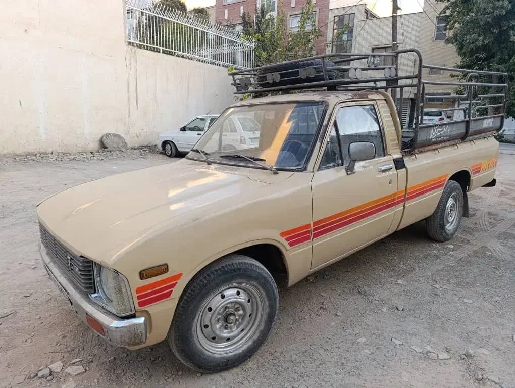 وانت تویوتا ۱۹۸۱ میلادی پنج غلاب کولردار|خودرو سواری و وانت|اصفهان, بوستان ناژوان|دیوار