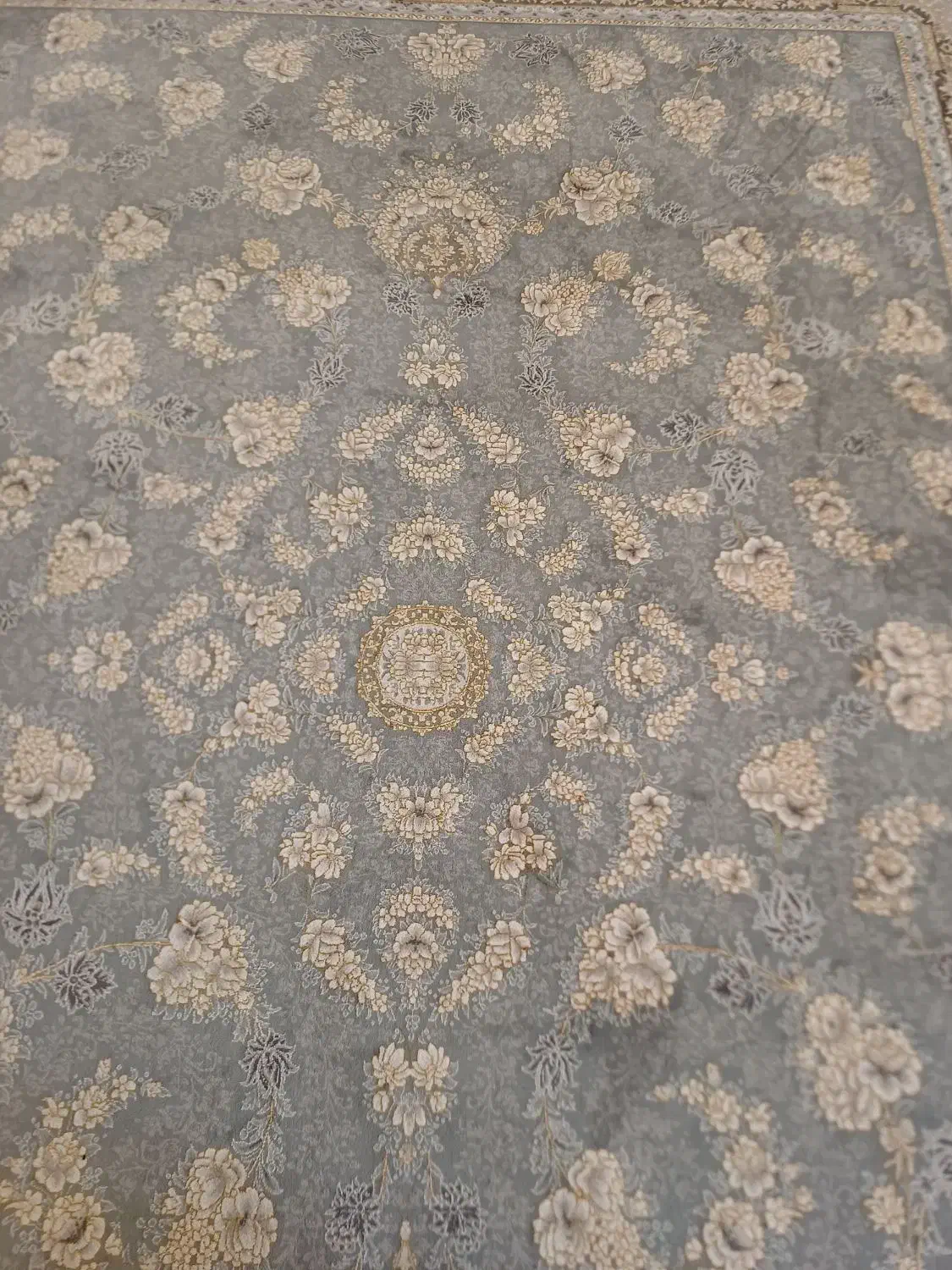 فروشی فرش ۹متری و کناره طول ۴ عرض ۱ متری دوساله|فرش|میانه, |دیوار