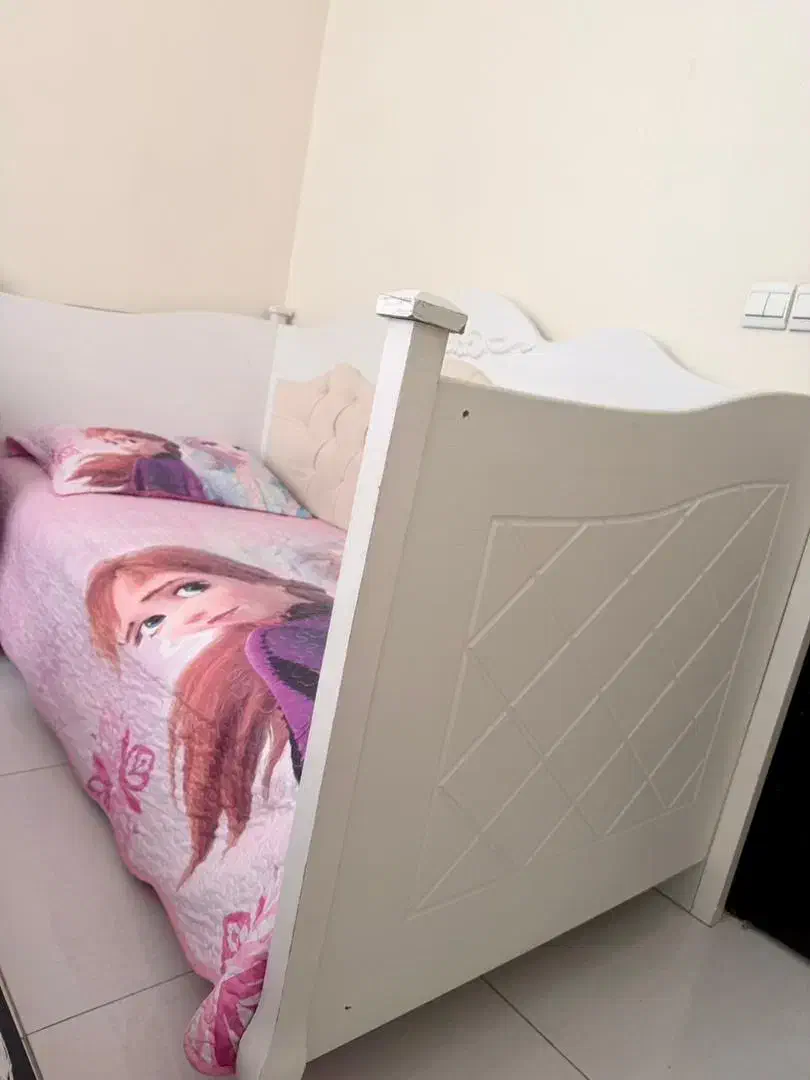 تخت نوجوان دخترانه|تخت و سرویس خواب|دماوند, مسکن مهر گیلاوند|دیوار