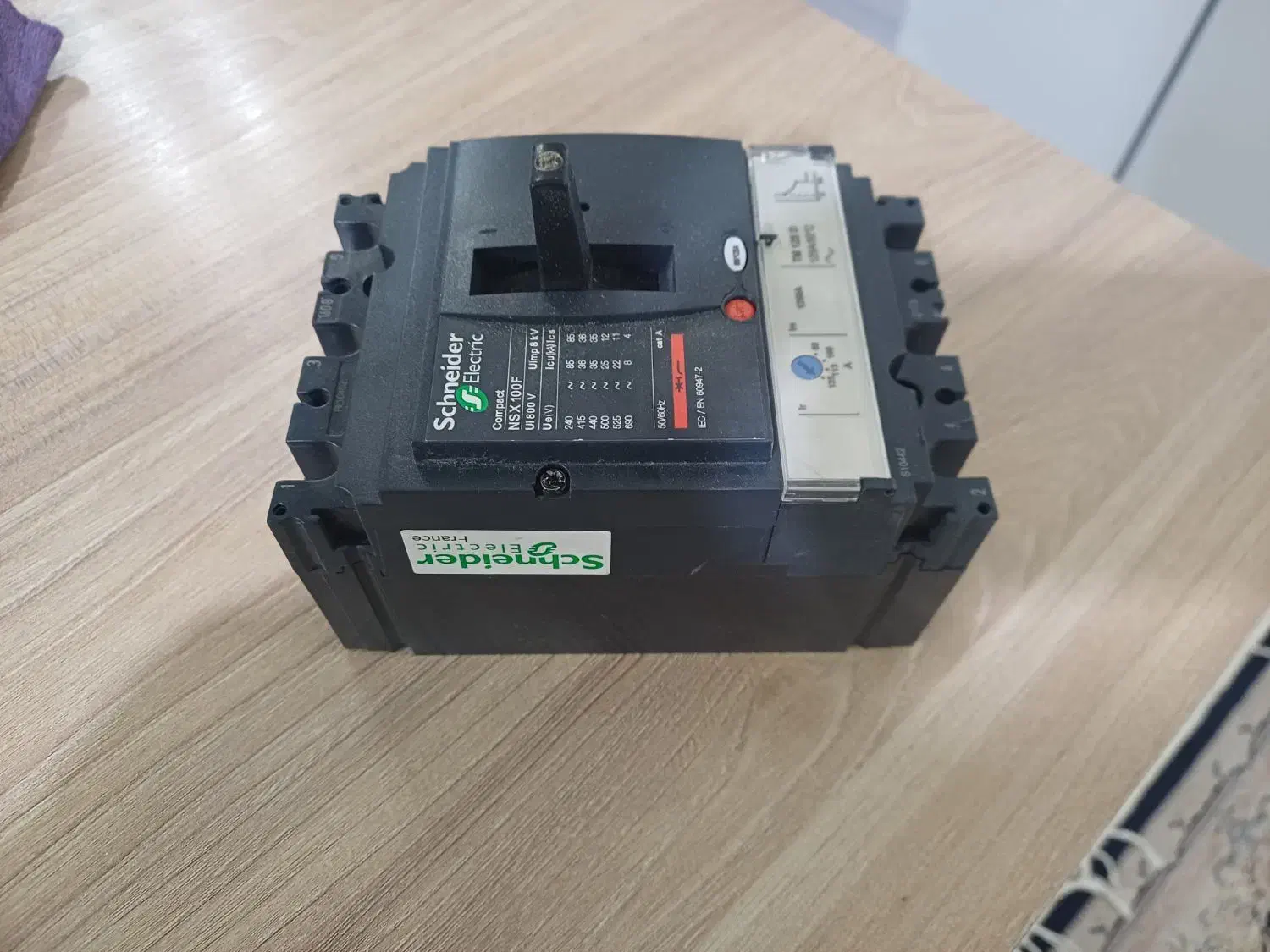 کلید اتومات اشنایدر|ابزارآلات|مشهد, بلال|دیوار