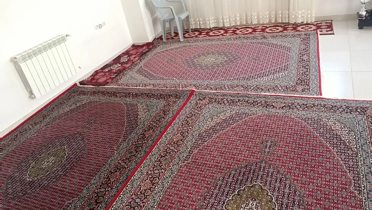 فروش فرش و پشتی کار کرده|فرش|سقز, |دیوار