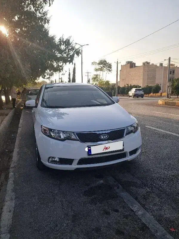 سراتو کیا دنده ای ۱۶۰۰|خودرو سواری و وانت|شیراز, عفیفآباد|دیوار