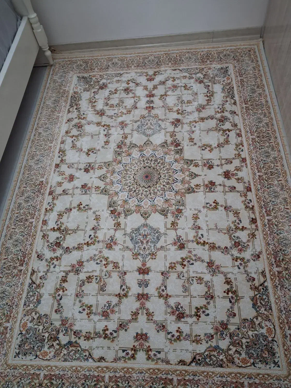 فرش|فرش|گلبهار, شهر جدید گلبهار|دیوار