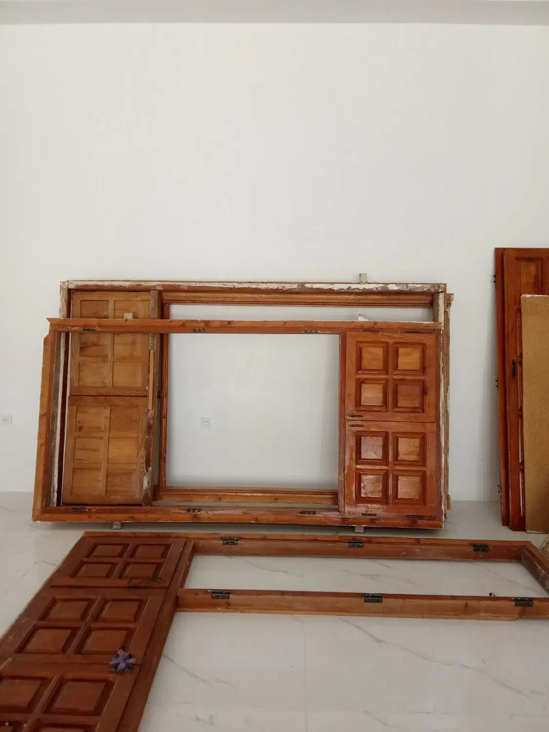 در پنجره چوبی و الومینیومی دسته دوم|مصالح و تجهیزات ساختمان|آزادشهر, |دیوار