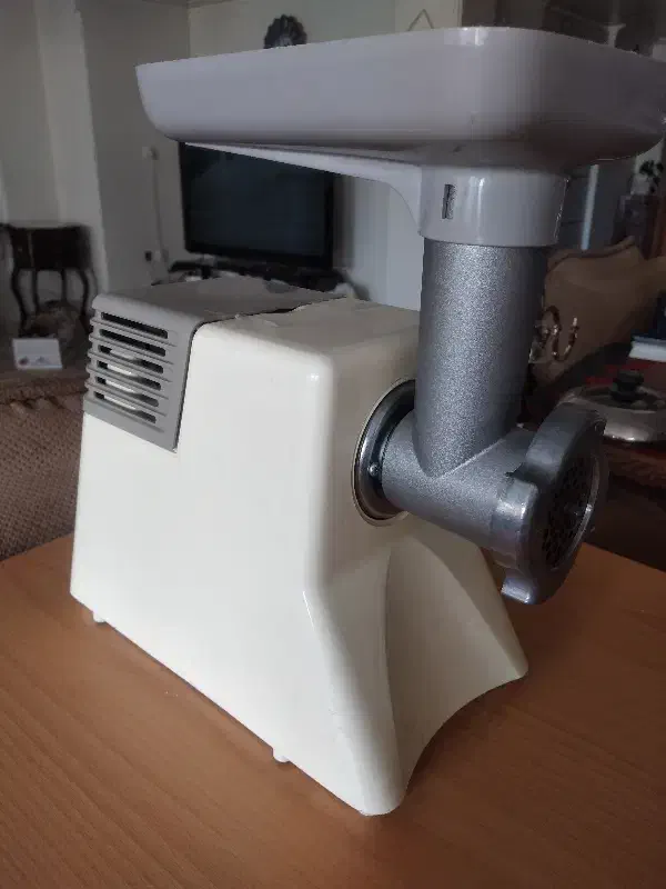 چرخ گوشت  کاملا سالم|خردکن، آسیاب، غذاساز|اصفهان, فیض|دیوار